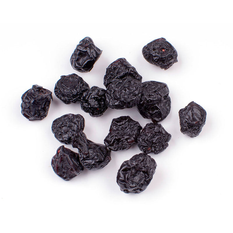 Dried blueberries, a healthy snack full of antioxidants.