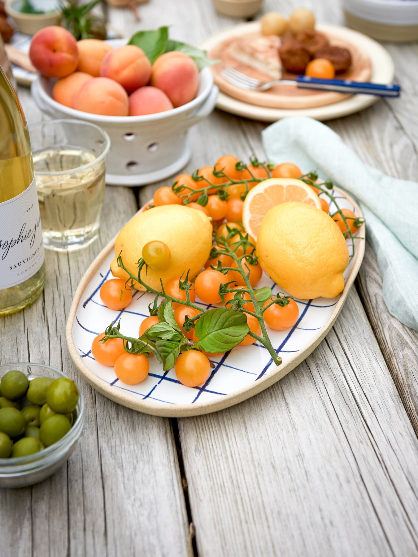 Trays & Platters for Foodservice & Culinary Presentation