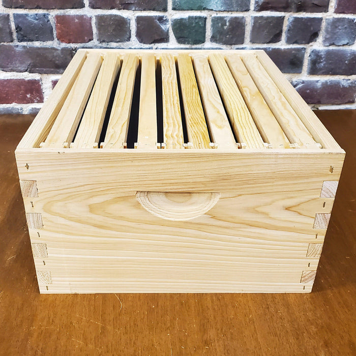 10-Frame Complete, Deep 9 5/8-inch Box with Frames and Foundation