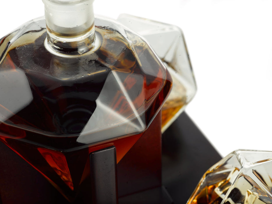 The Wine Savant Diamond Whiskey and Wine Decanter, Great Gift! 750ml With 4 Diamond Glasses and Beautiful Mahogany Wooden Holder Liquor, Scotch, Rum, Bourbon, Vodka, Tequila Decanter
