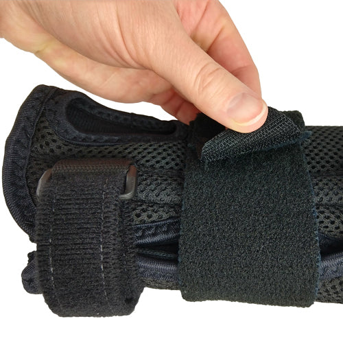 Blue Jay Dlx Carpal Tunnel Wrist Brace - Left Hand, Black, Small/Medium