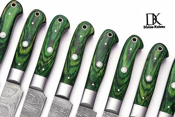 Damascus Steak Knife Set of 8 — Twisted Damascus Blades, Green Pakka Wood Handles