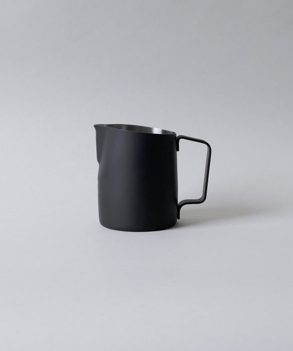 17oz Latte Art Pitcher with Round Tip and Dual Volume Indicator in Matte Black