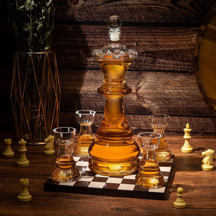 New Chess Decanter Set by The Wine Savant - Queen Chess Decanter 750ml 12" H With 4 Rook Shot Glasses 4oz - Queen's Gambit, Chess Player Gifts, Whiskey, Wine Lovers Gifts for Dad…
