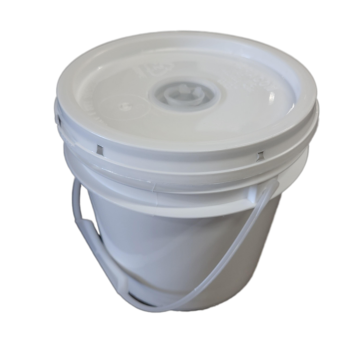 Bucket Feeder With Feeding Plugs