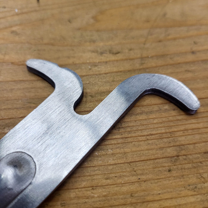 Extra Long Italian Hive Tool