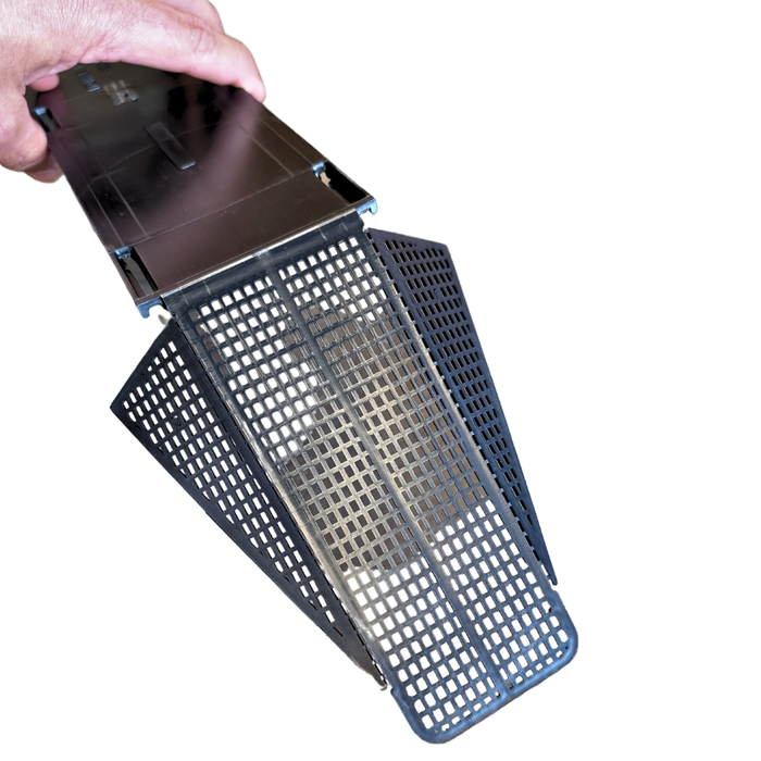 Medium Internal Frame Feeder with Ladders