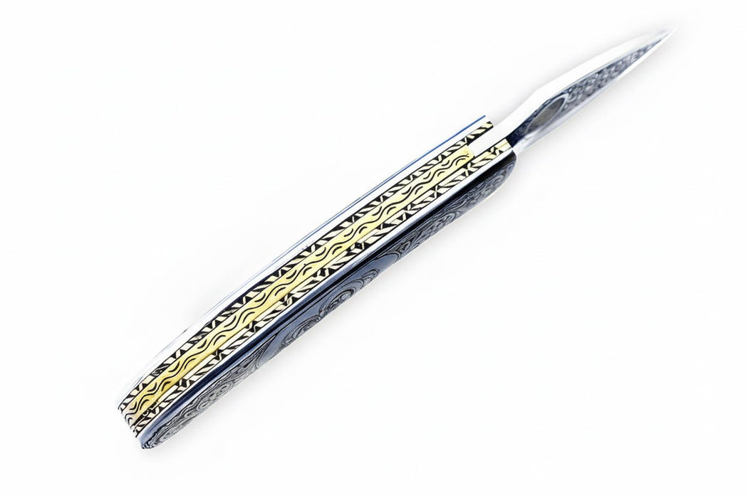 Hand Engraved Damascus Folding Knife with Skull Design & Brass Liners – Collector Pocket Knife