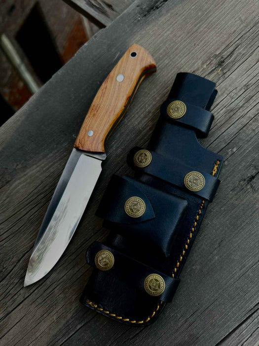 Handcrafted Hunting Knife – Walnut Wood or Black Micarta Handle | Full Tang with Leather Sheath