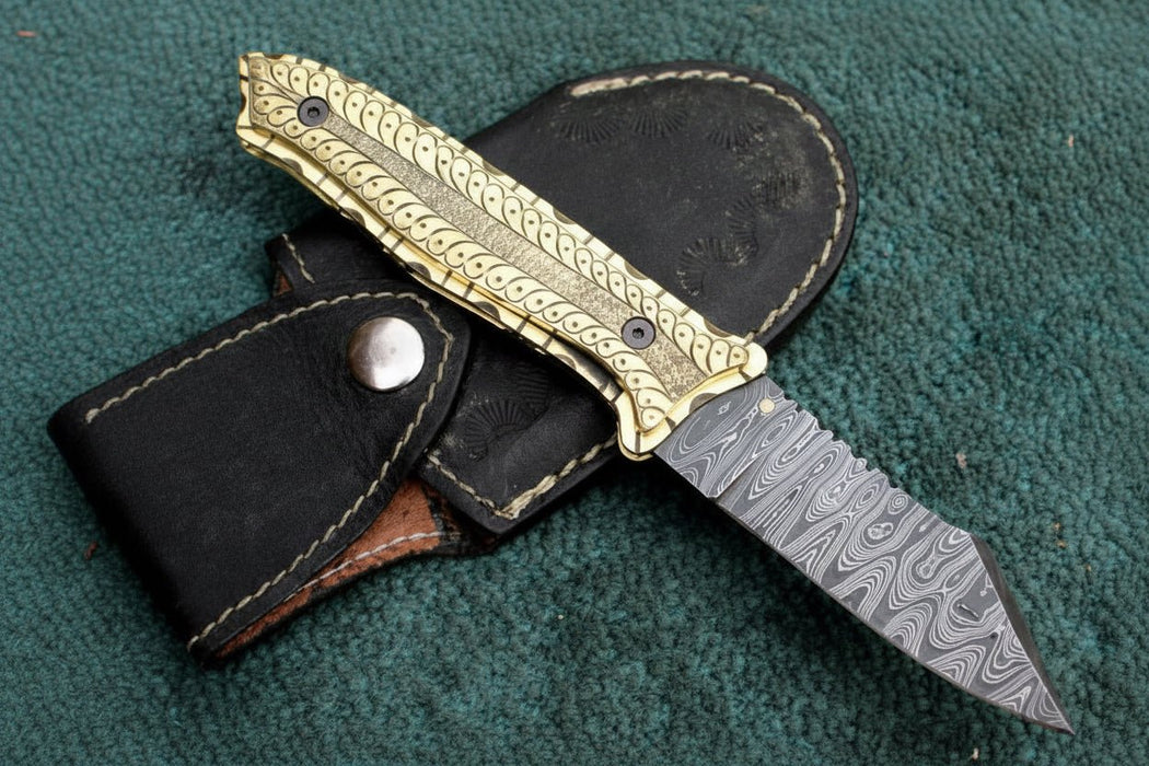 Handmade Damascus Steel Folding Knife with Olive Wood Handle – Brass Liner Pocket Knife