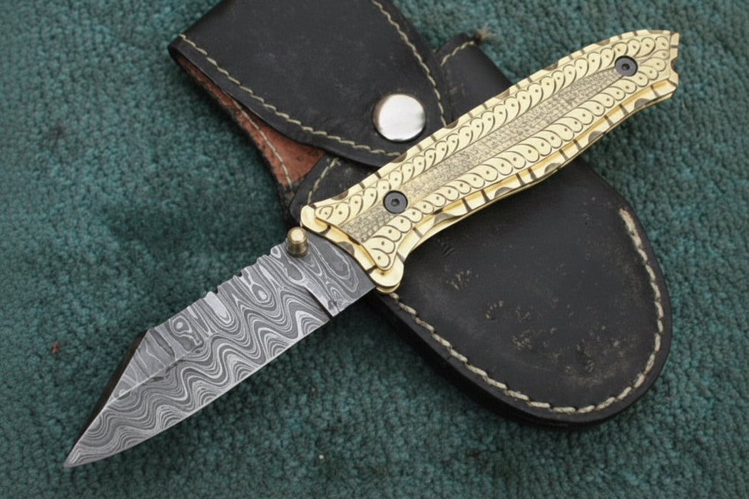 Handmade Damascus Steel Folding Knife with Olive Wood Handle – Brass Liner Pocket Knife