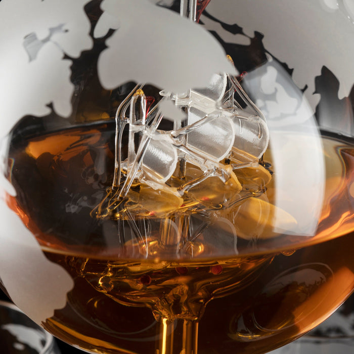 Globe Decanter with 4 glasses Style 4-1