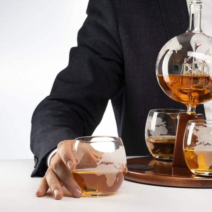 Globe Decanter with 4 glasses Style 4-1