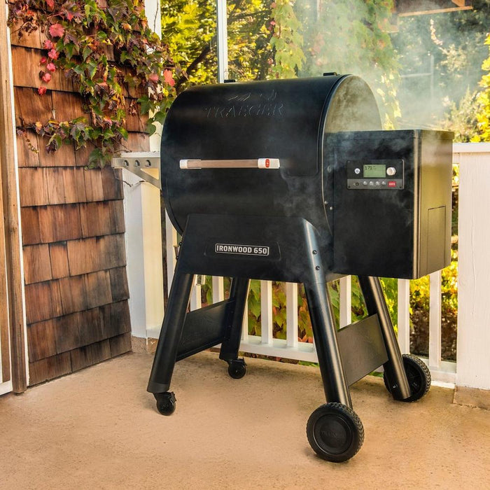 Traeger Ironwood Series 650 Pellet Grill + Pellet Sensor