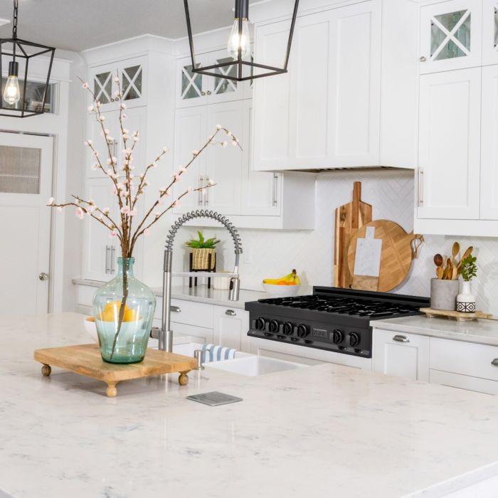 ZLINE 30" Porcelain Rangetop in Black Stainless, 4 Gas Burners, RTB-30